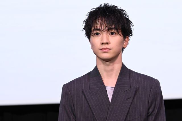 広瀬アリス、肩出し黒ドレスで登壇！木戸大聖らと『沖晴くんの涙を殺して』初日舞台挨拶（10枚目）