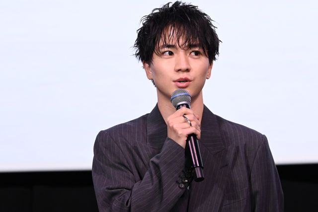 広瀬アリス、肩出し黒ドレスで登壇！木戸大聖らと『沖晴くんの涙を殺して』初日舞台挨拶（15枚目）