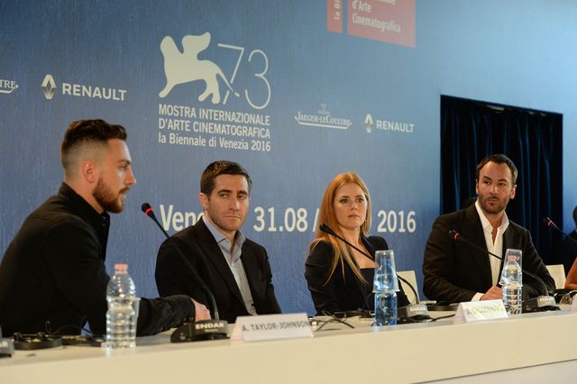 ファンサービス中のコリン・ファース！（10枚目）