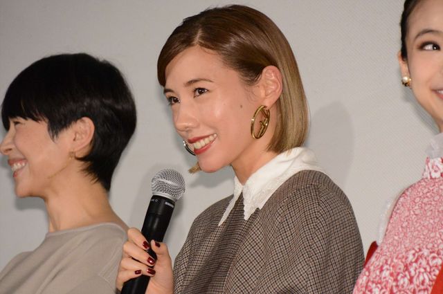 趣里、菅田将暉ら登壇『生きてるだけで、愛。』完成披露舞台あいさつ（6枚目）