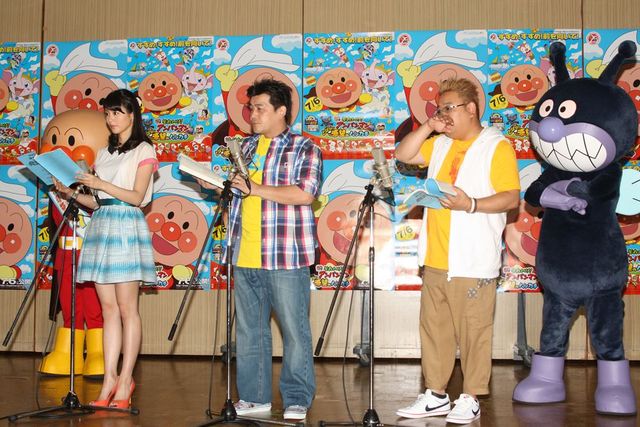 初夏らしいスタイルの本仮屋ユイカ！イベント写真ギャラリー（2枚目）