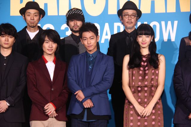 佐藤健、神木隆之介、染谷将太、小松菜奈らキャスト陣がファンと交流！『バクマン。』レッドカーペットイベントフォトギャラリー（2枚目）