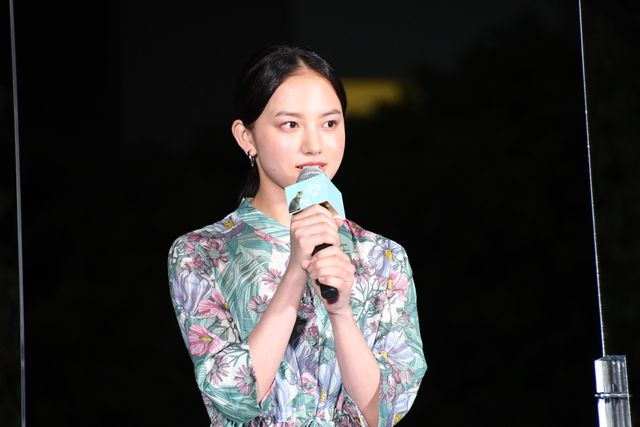 山崎賢人、スーツ姿がカッコイイ！映画『夏への扉　－キミのいる未来へ－』公開記念イベント（10枚目）