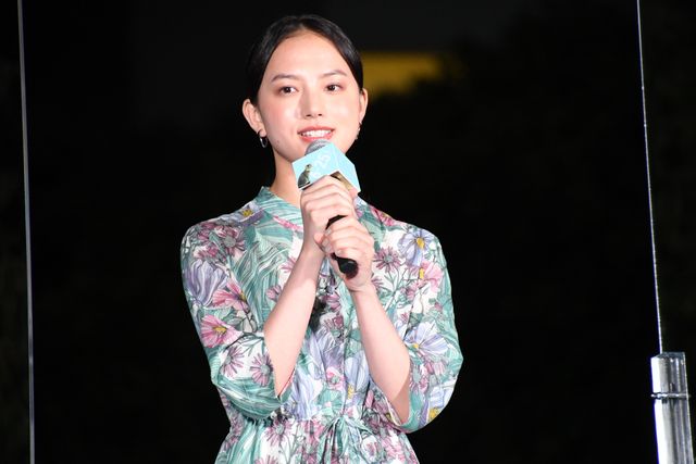 山崎賢人、スーツ姿がカッコイイ！映画『夏への扉　－キミのいる未来へ－』公開記念イベント（11枚目）