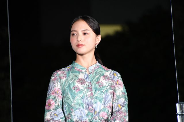 山崎賢人、スーツ姿がカッコイイ！映画『夏への扉　－キミのいる未来へ－』公開記念イベント（12枚目）