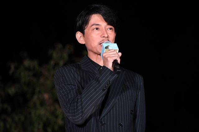 山崎賢人、スーツ姿がカッコイイ！映画『夏への扉　－キミのいる未来へ－』公開記念イベント（14枚目）