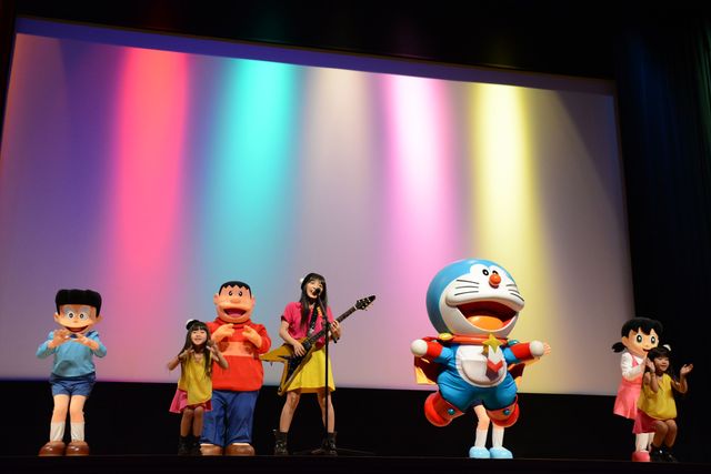 『ドラえもん』人気キャ
ラクター勢ぞろい！　miwaのバックでノリノリダンス　画像ギャラリー（2枚目）