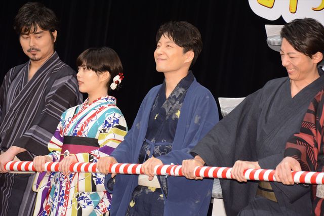 星野源、高橋一生、高畑充希ら3メートル超の姫路城模型と共に登場（2枚目）