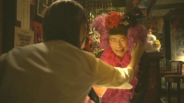 この衝撃に耐えられるか？遠藤憲一の女装姿【35枚超】（26枚目）