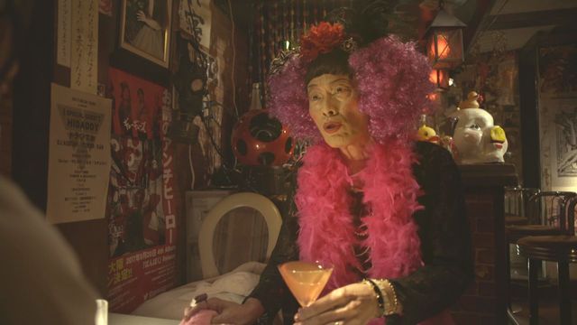 この衝撃に耐えられるか？遠藤憲一の女装姿【35枚超】（37枚目）