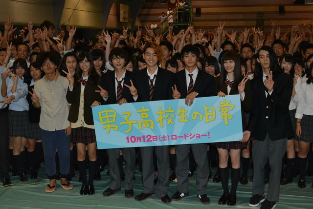 菅田将暉、都内高校の後夜祭に参加！　学生時代のおしゃれの失敗を語る！　画像ギャラリー（6枚目）