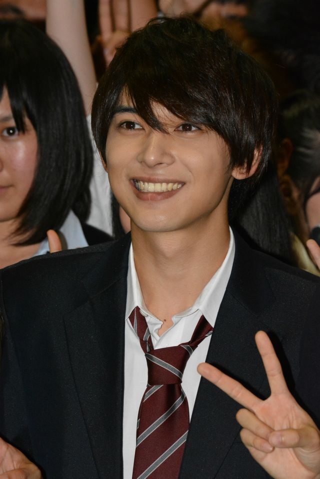 菅田将暉、都内高校の後夜祭に参加！　学生時代のおしゃれの失敗を語る！　画像ギャラリー（7枚目）