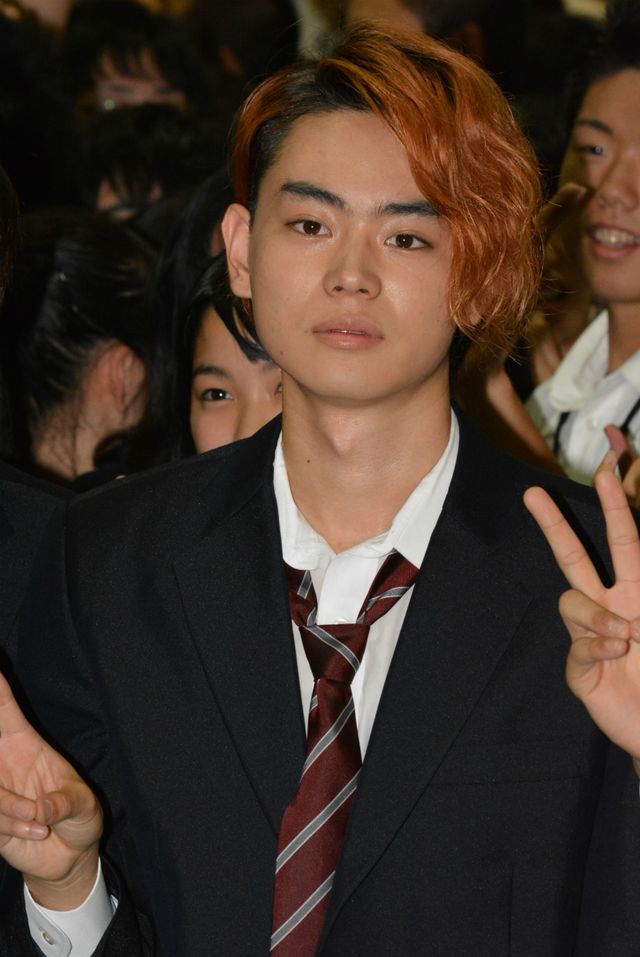 菅田将暉、都内高校の後夜祭に参加！　学生時代のおしゃれの失敗を語る！　画像ギャラリー（13枚目）