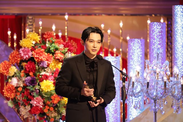 吉沢亮、綾野剛、柄本佑…イケメンたちがシックな装いで集結！優秀助演男優賞（3枚目）