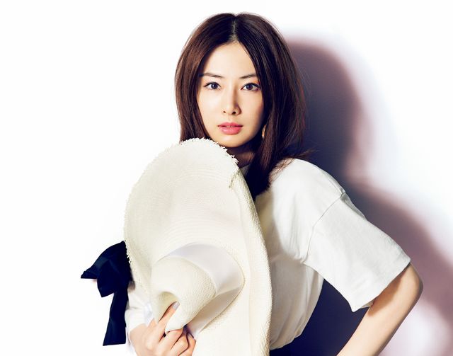 「北川景子オフィシャルカレンダー2020」表紙＆特典カット（3枚目）