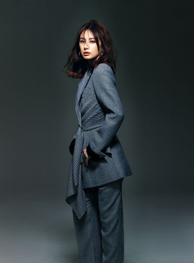 「北川景子オフィシャルカレンダー2020」表紙＆特典カット（4枚目）