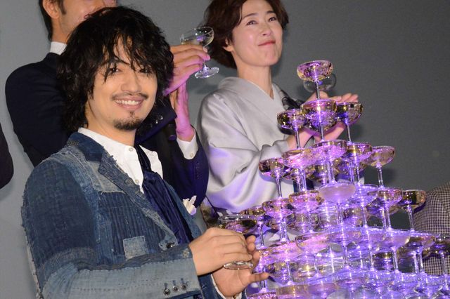 阿部寛が寺島しのぶをエスコート！ダンディー！（17枚目）