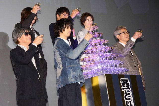 阿部寛が寺島しのぶをエスコート！ダンディー！（19枚目）