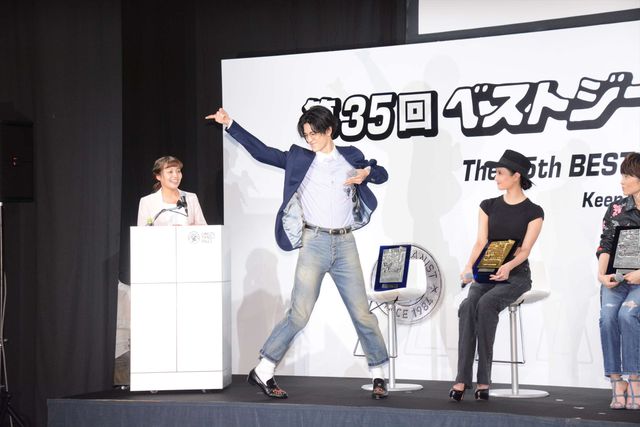脚長っ！中島裕翔、菜々緒、荻野目洋子、高橋一生、長谷川潤らベストジーニスト2018発表会へ（2枚目）