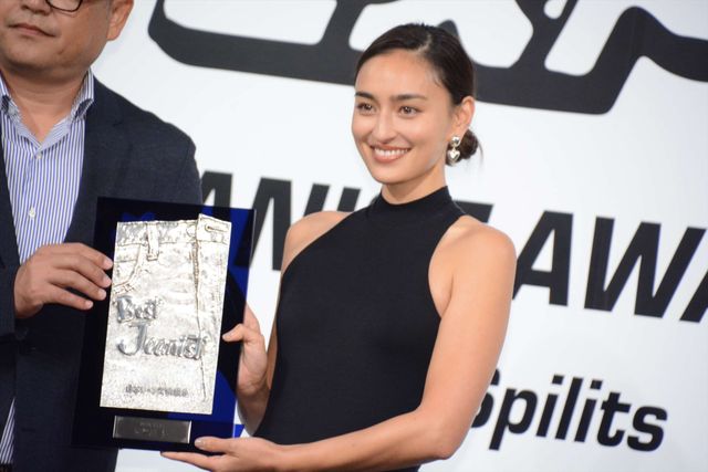 脚長っ！中島裕翔、菜々緒、荻野目洋子、高橋一生、長谷川潤らベストジーニスト2018発表会へ（7枚目）