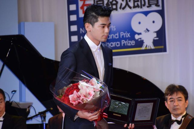 岩田剛典、石原裕次郎新人賞に！「第31回日刊スポーツ映画大賞」授賞式（15枚目）