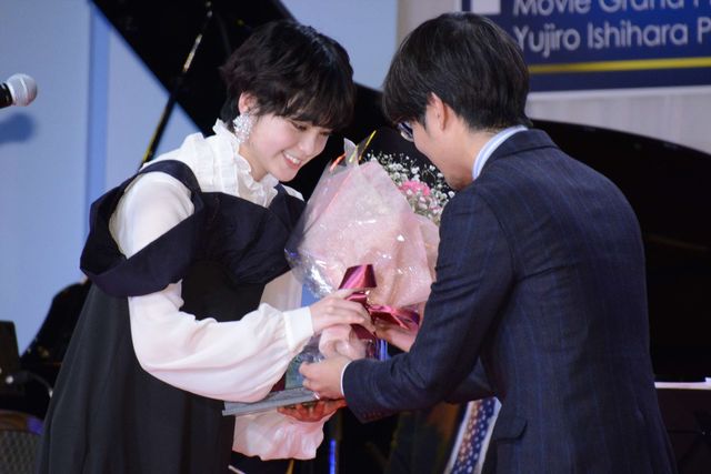 岩田剛典、石原裕次郎新人賞に！「第31回日刊スポーツ映画大賞」授賞式（17枚目）