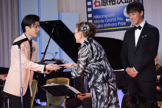 岩田剛典、石原裕次郎新人賞に！「第31回日刊スポーツ映画大賞」授賞式（21枚目）