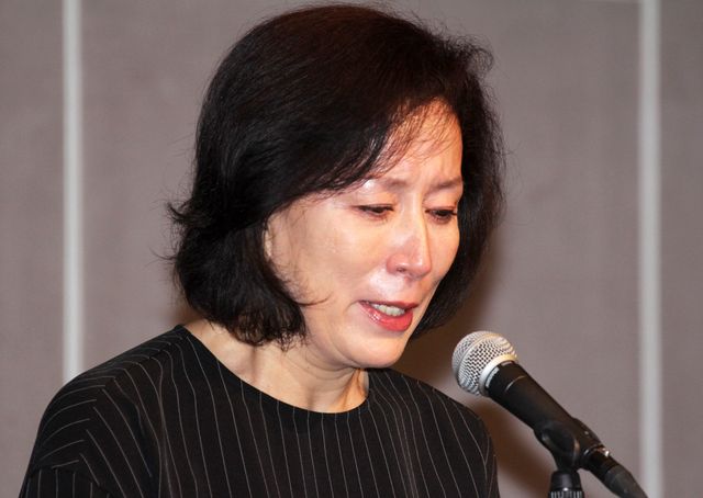 高畑淳子に 息子の性癖 を聞いたアナウンサーが謝罪 シネマトゥデイ