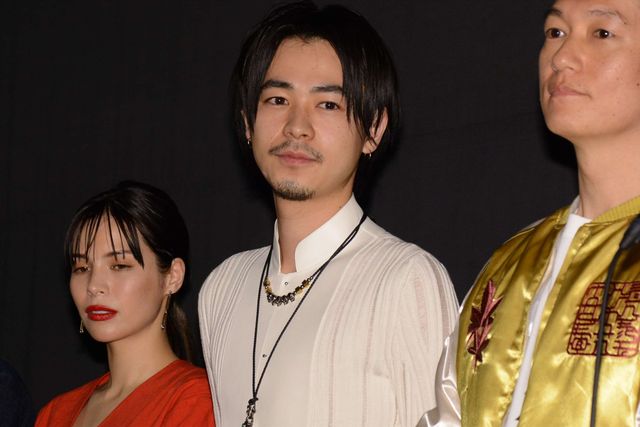 井浦新、10年来の友人との約束かなった！映画『ニワトリ★スター』初日舞台あいさつ（2枚目）