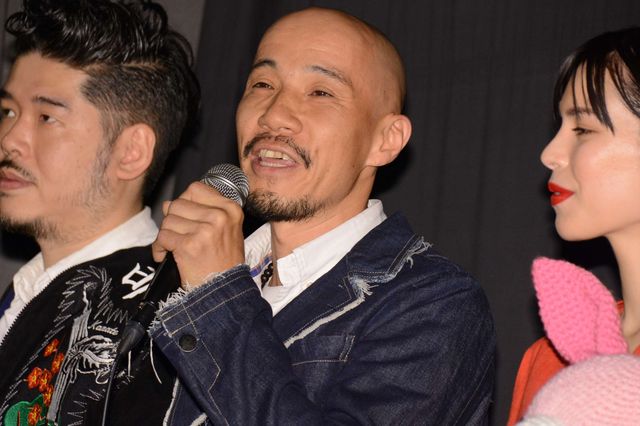 井浦新、10年来の友人との約束かなった！映画『ニワトリ★スター』初日舞台あいさつ（9枚目）