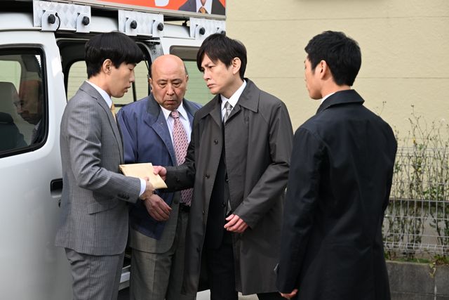 「罠の戦争」草なぎ剛の演説シーン話題に！5話場面写真（3枚目）