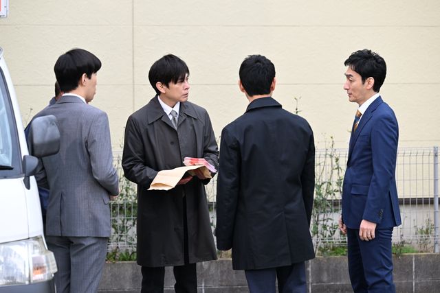 「罠の戦争」草なぎ剛の演説シーン話題に！5話場面写真（4枚目）