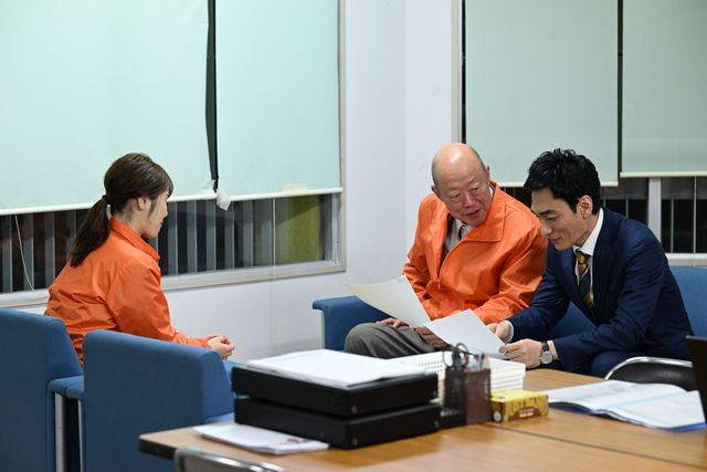 「罠の戦争」草なぎ剛の演説シーン話題に！5話場面写真（9枚目）