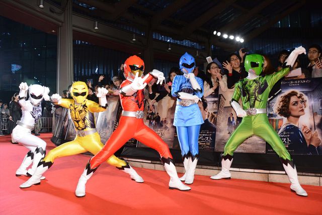 ざわちん『ファンタビ』ニュート風ものまねメイクで登場！ジャパンプレミアフォトギャラリーVol.2（21枚目）