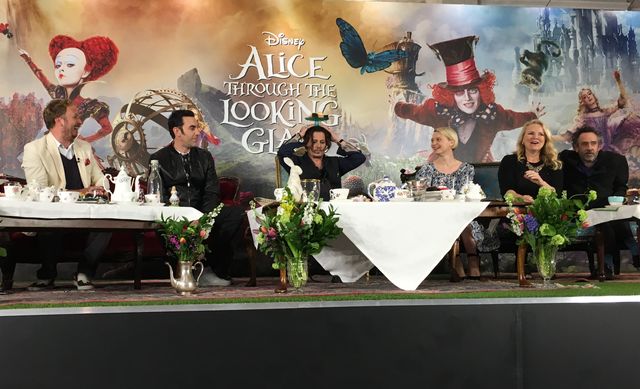 『アリス・イン・ワンダーランド』続編キャストがティーパーティー!?フォトギャラリー！（3枚目）