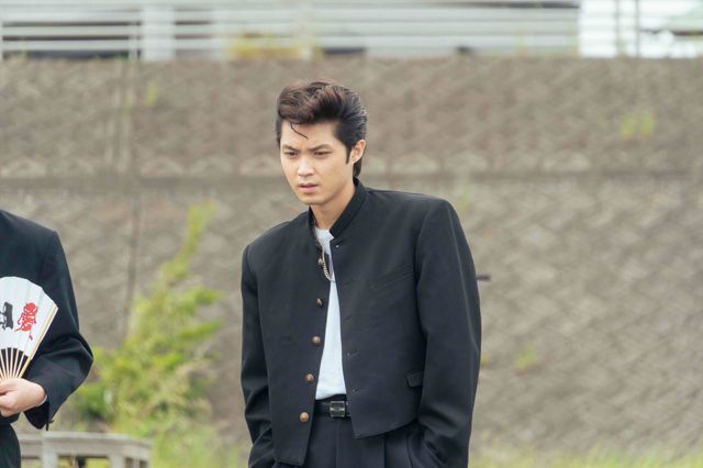 『さかなのこ』磯村勇斗の昭和感あふれるリーゼントルック4種：フォトギャラリー