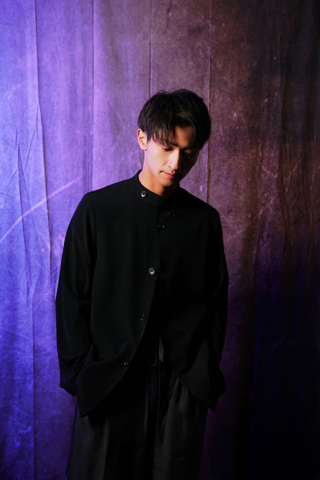 横浜流星、実は地味顔を自認!?『ヴィレッジ』撮り下ろしカット＜12枚＞（4枚目）