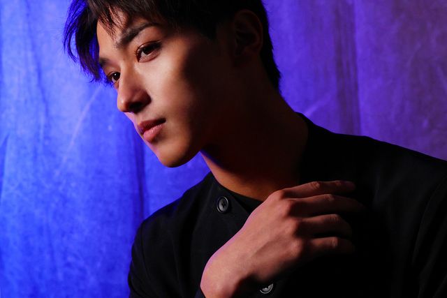 横浜流星、実は地味顔を自認!?『ヴィレッジ』撮り下ろしカット＜12枚＞（6枚目）