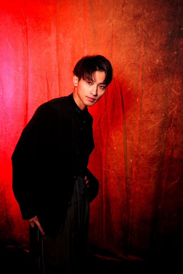 横浜流星、実は地味顔を自認!?『ヴィレッジ』撮り下ろしカット＜12枚＞（10枚目）