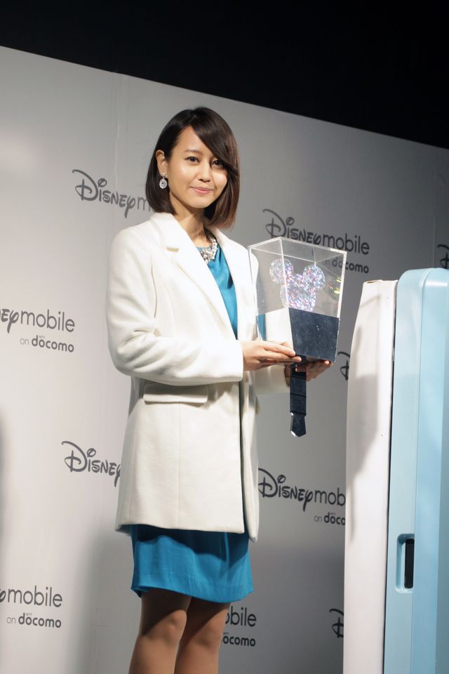 堀北真希、『アナ雪』イメージの衣装で登場！フォトギャラリー：フォトギャラリー