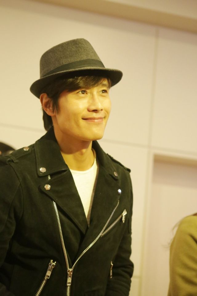 イ・ビョンホン、結婚後初来日！フォトギャラリー（11枚目）