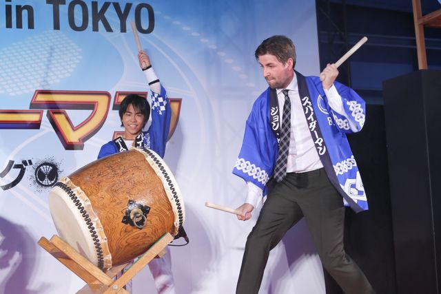 トム・ホランドが和太鼓に挑戦！『スパイダーマン：ホームカミング』ジャパンプレミアイベント（2枚目）