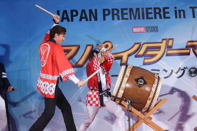 トム・ホランドが和太鼓に挑戦！『スパイダーマン：ホームカミング』ジャパンプレミアイベント（3枚目）