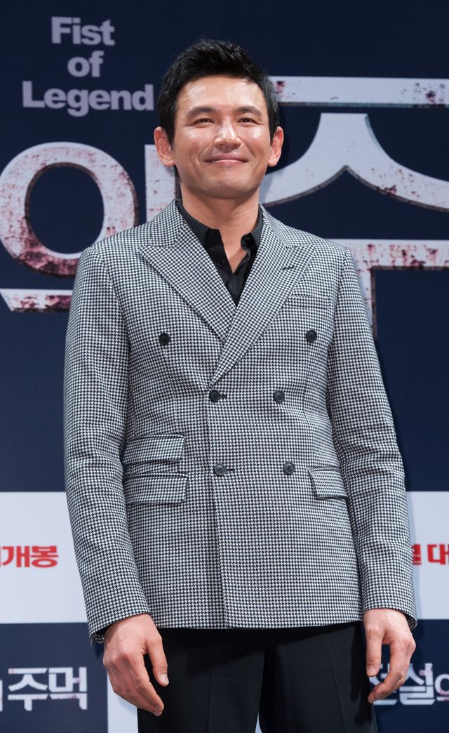 韓国で“国民の夫”と人気のユ・ジュンサン　現場での優しさにイ・ヨウォンも納得＜韓国JPICTURES＞（6枚目）
