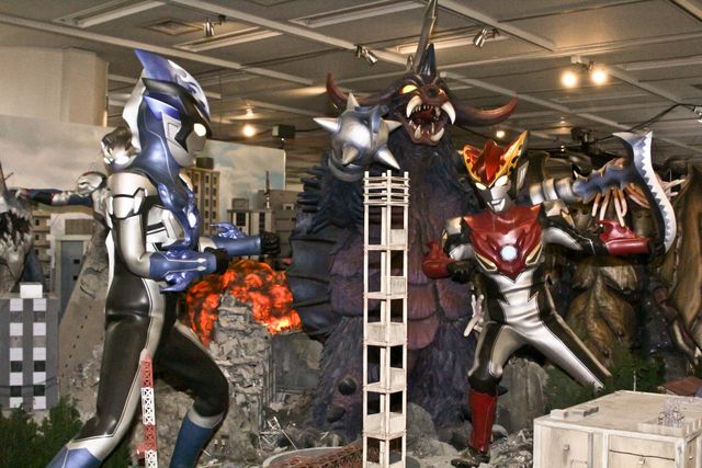 『シン・ウルトラマン』メフィラス・山本耕史の劇中衣装も展示！「ウルサマ2022」メディア内覧会（7枚目）