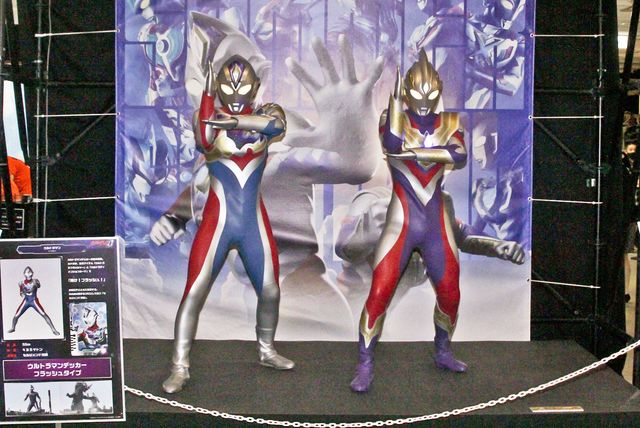 『シン・ウルトラマン』メフィラス・山本耕史の劇中衣装も展示！「ウルサマ2022」メディア内覧会（9枚目）