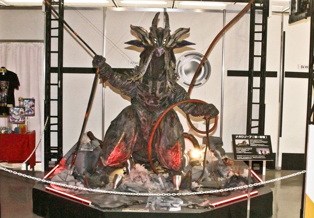 『シン・ウルトラマン』メフィラス・山本耕史の劇中衣装も展示！「ウルサマ2022」メディア内覧会（11枚目）