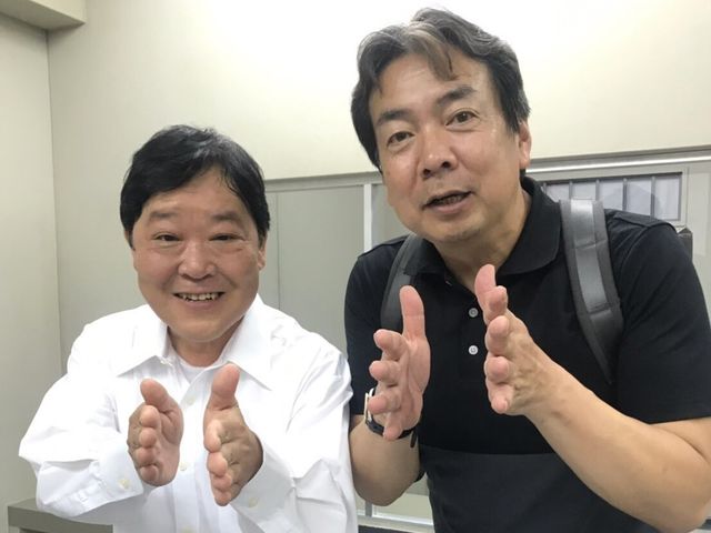 上島竜兵と演出を務める平野眞監督 - 写真はフジテレビ提供