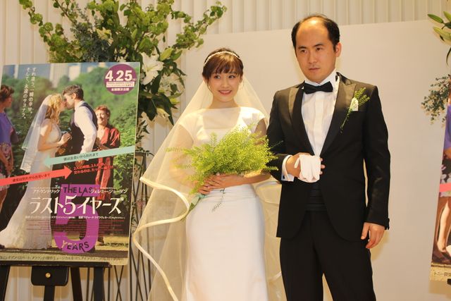 高橋愛のウエディングドレス姿！フォトギャラリー（14枚目）