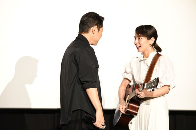 吉岡里帆、人生初ライブに大興奮！映画『音量を上げろタコ！なに歌ってんのか全然わかんねぇんだよ!!』一夜限りのライブイベント（3枚目）